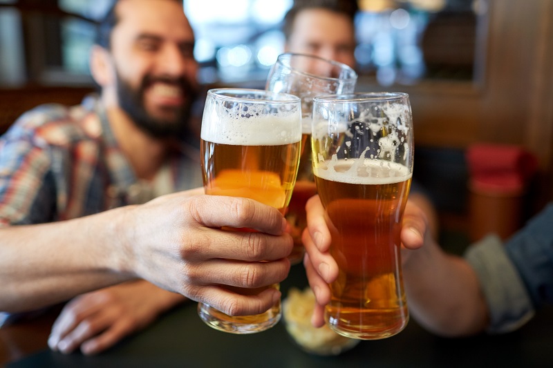 Bier mit Ihren Freunden